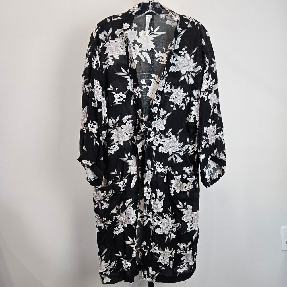 Spiritual Gangster Kimono‎ Black White Floral Open Front Duster One Size